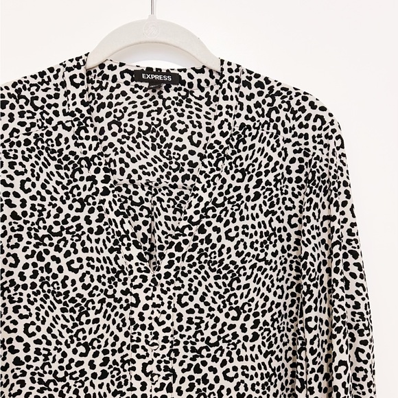 Express Leopard Print Blouse - Picture 2 of 3